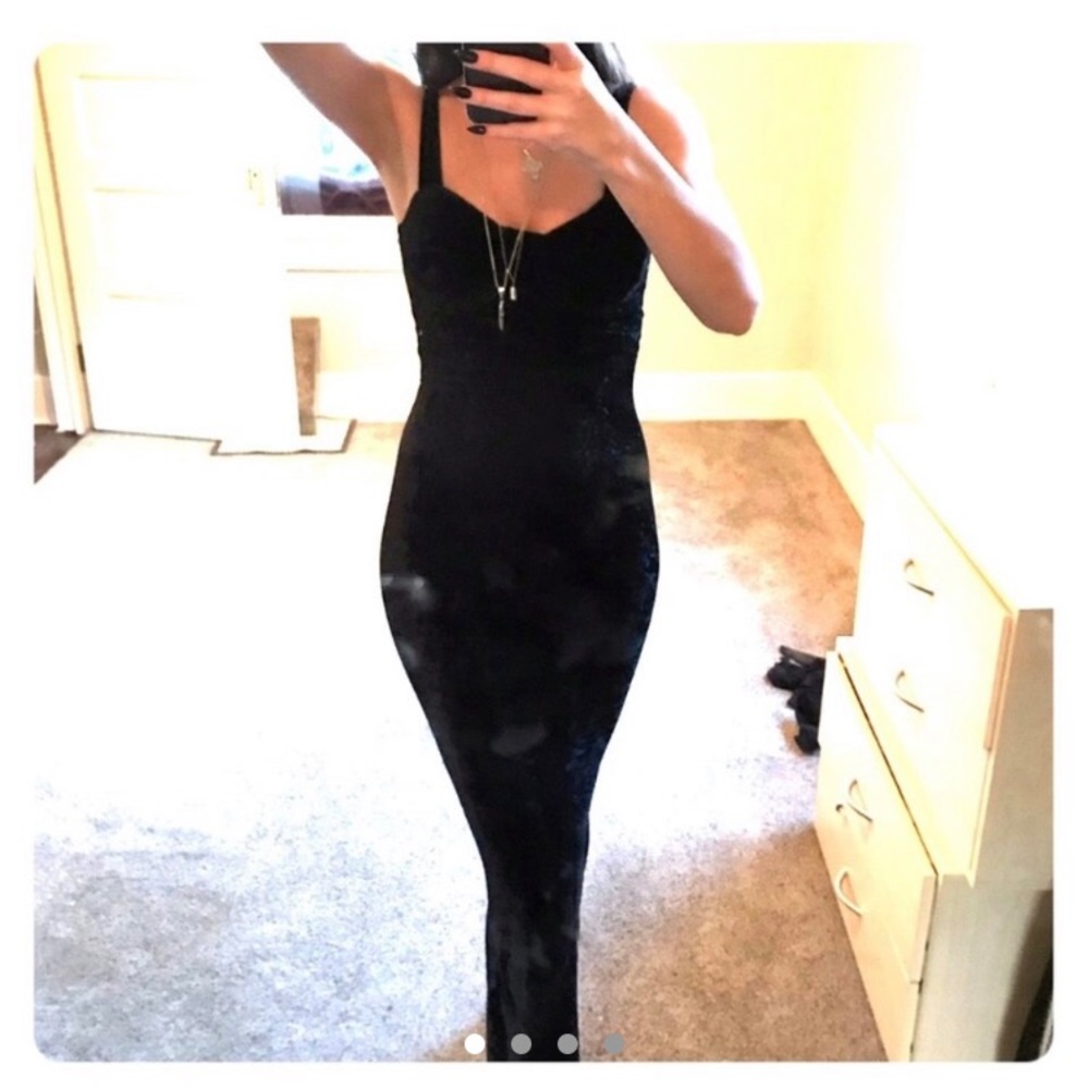 Black Crushed Velvet Vintage Dress 🥀